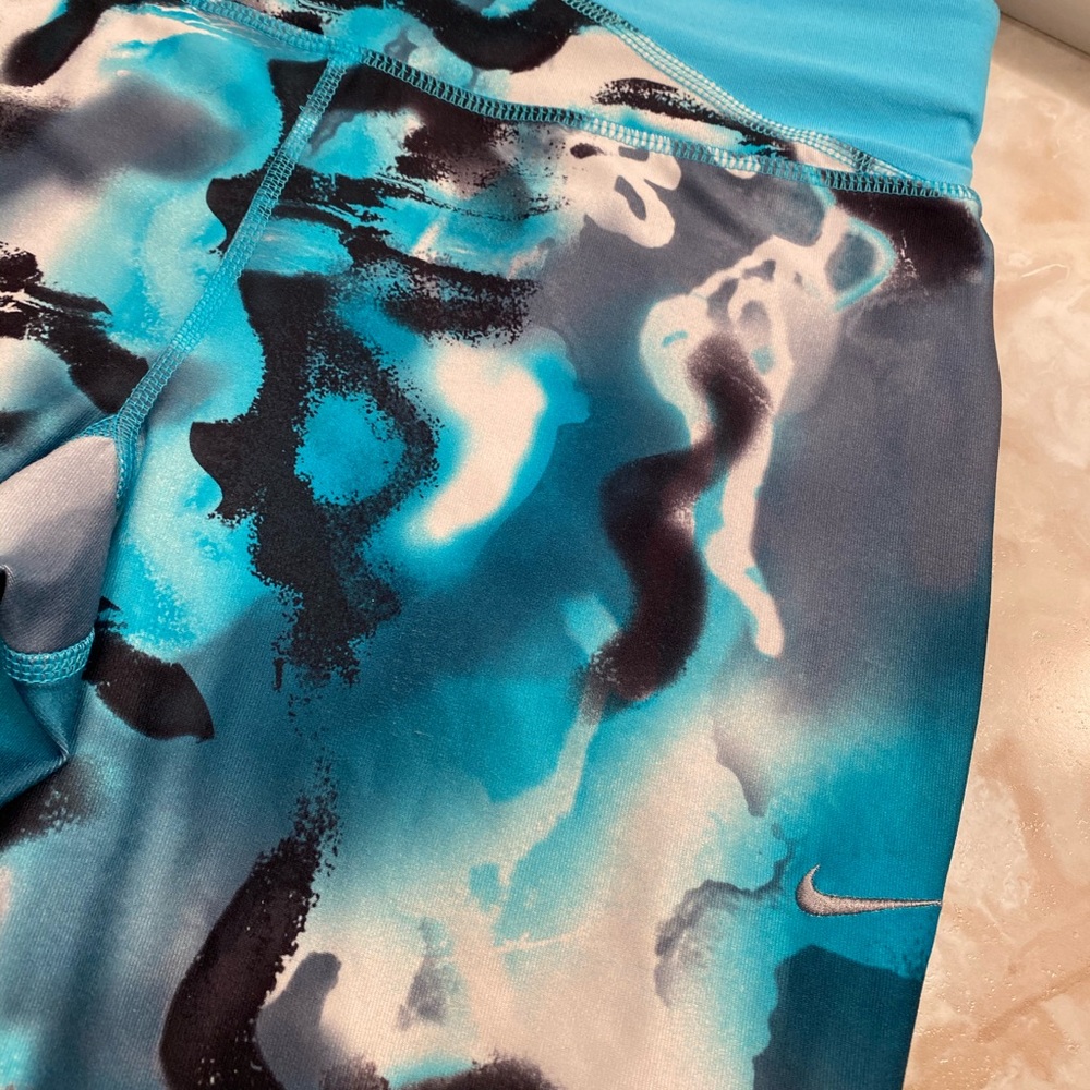 Nike pro yogas